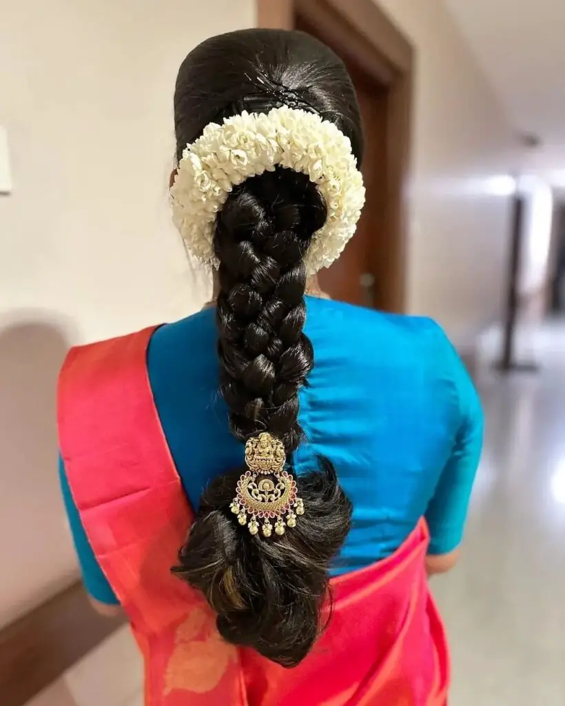 bridal hairstyle for nauvari saree 2